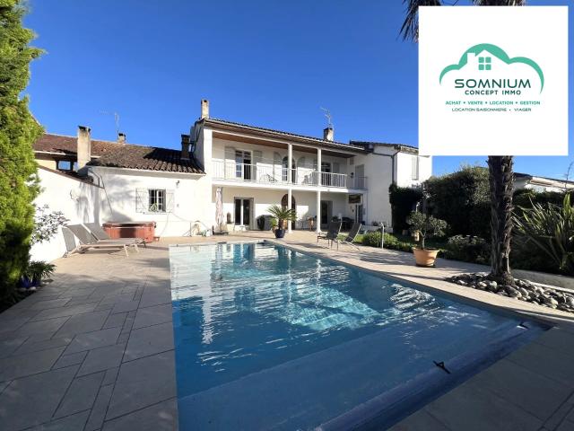 Maison 8 pièces 250 m²