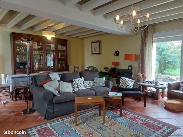 Maison 8 pièces 250 m²
