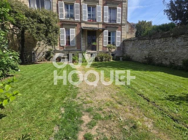 Maison 8 pièces 250 m²