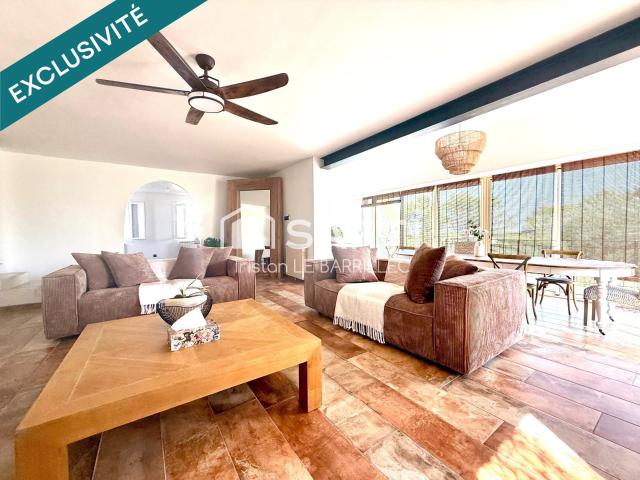 Maison 8 pièces 250 m²