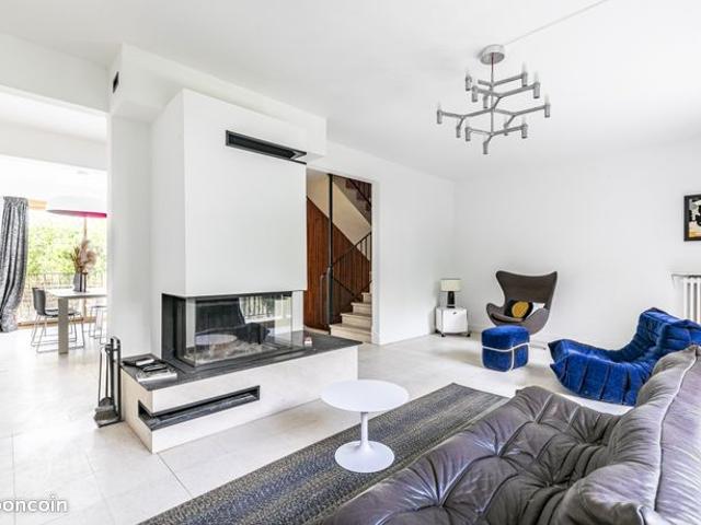 Maison 8 pièces 250 m²