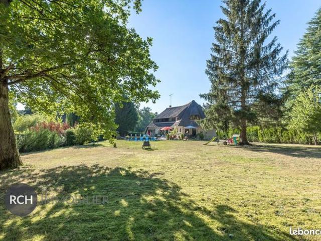 Maison 8 pièces 250 m²