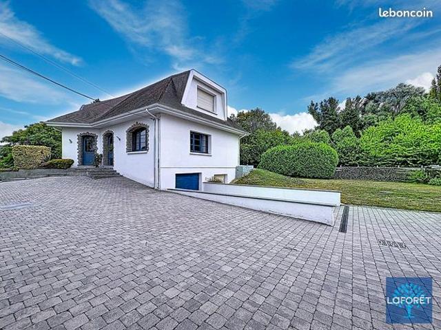 Maison 8 pièces 250 m²