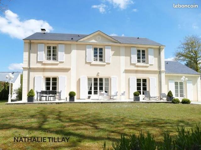 Maison 8 pièces 250 m²