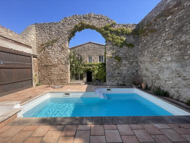 Maison 8 pièces 250 m²