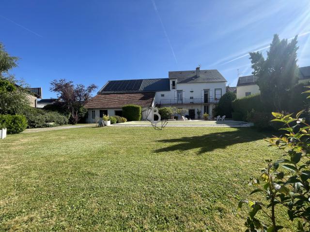 Maison 8 pièces 250 m²