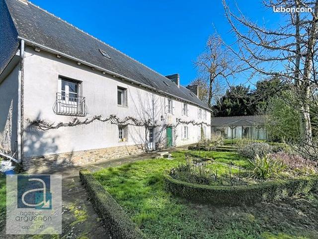Maison 8 pièces 250 m²