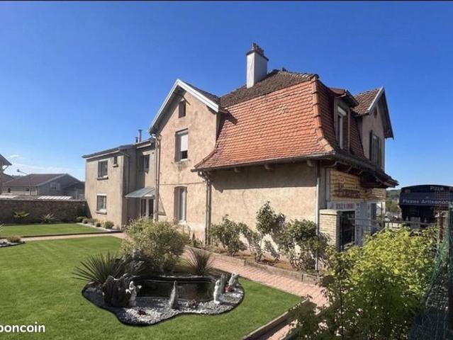 Maison 8 pièces 250 m²