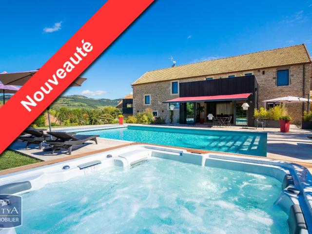 Maison 8 pièces 250 m²