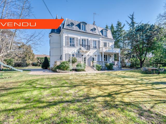 Maison 8 pièces 250 m²