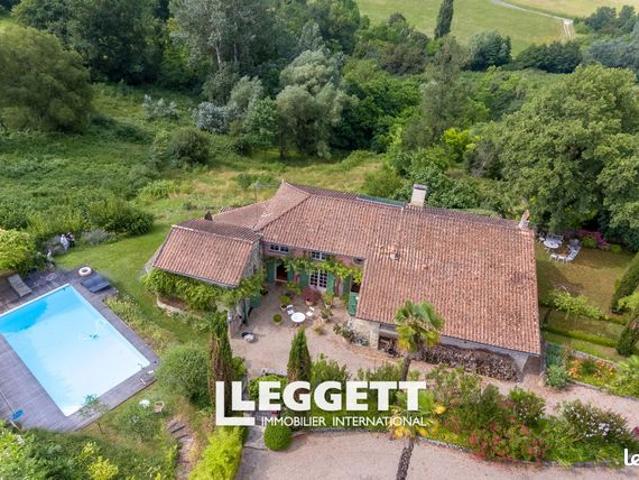 Maison 8 pièces 250 m²