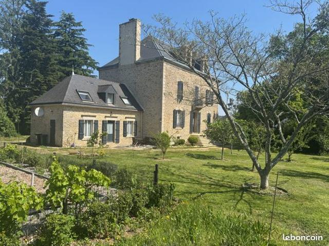 Maison 8 pièces 250 m²