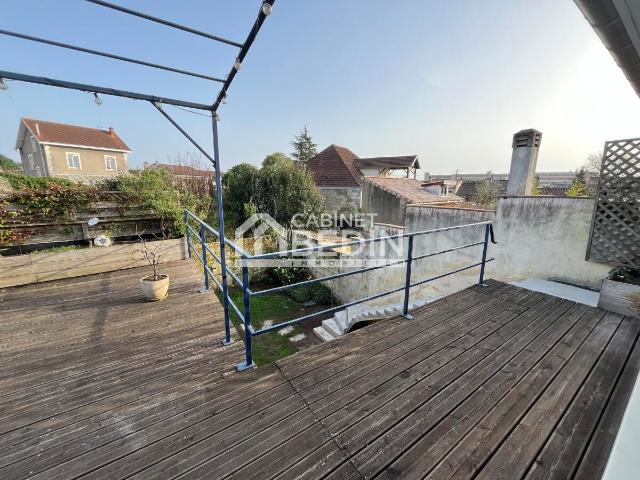 Maison 8 pièces 250 m²