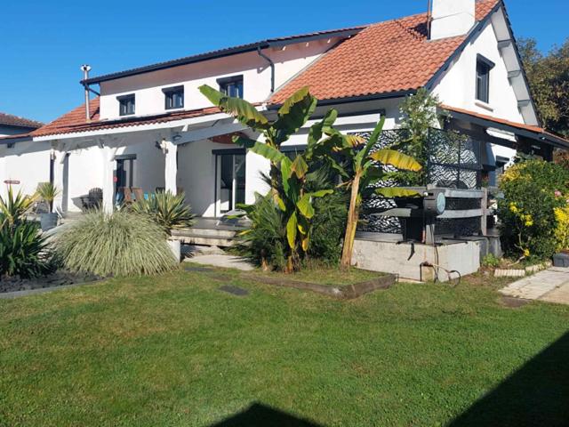 Maison 8 pièces 250 m²