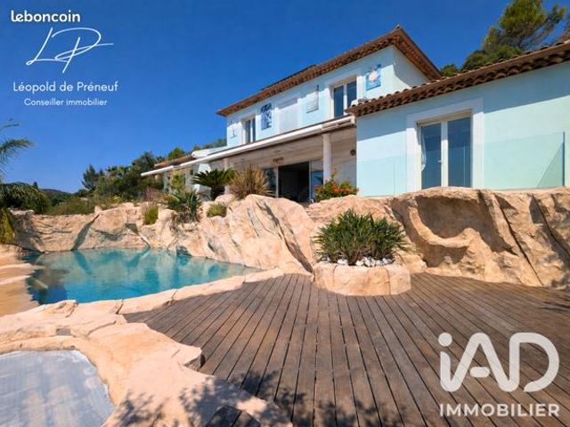 Maison 8 pièces 250 m²
