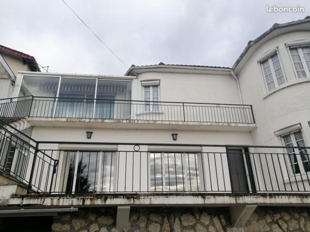 Maison 8 pièces 250 m²