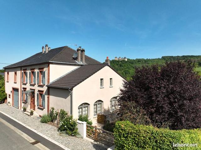 Maison 8 pièces 250 m²