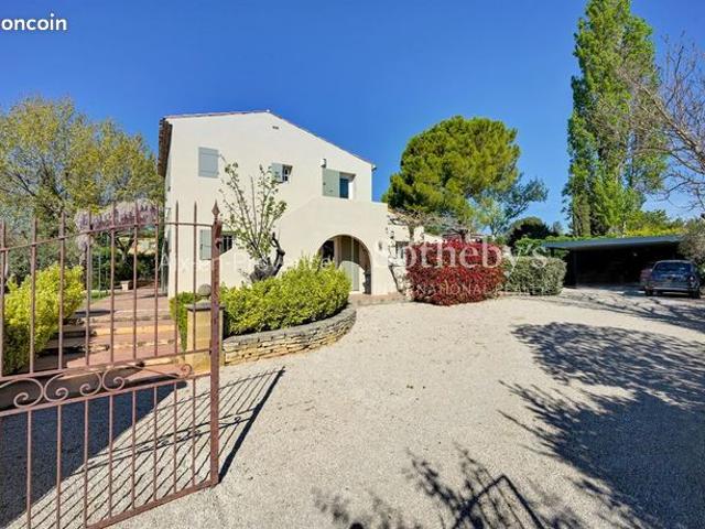 Maison 8 pièces 250 m²