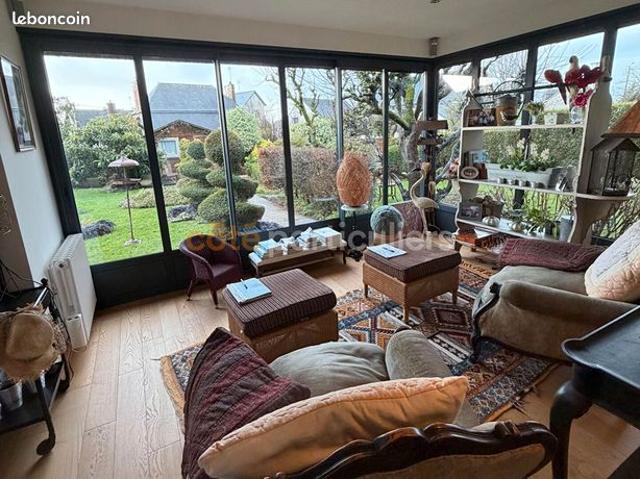 Maison 8 pièces 250 m²