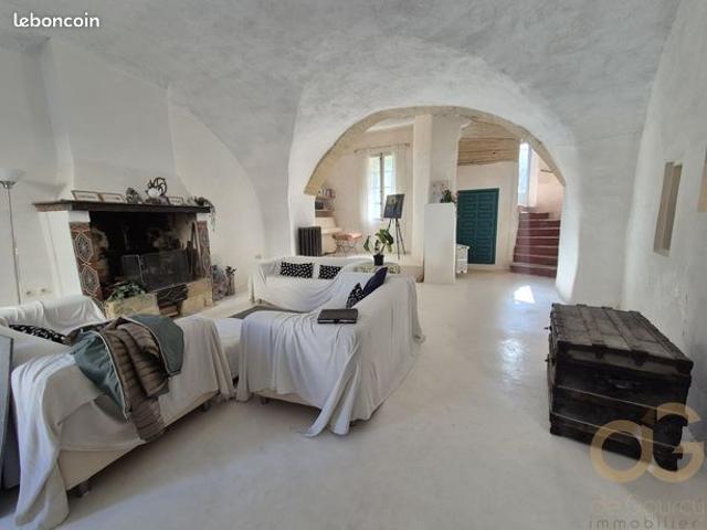 Maison 8 pièces 250 m²