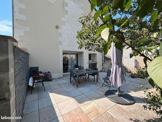 Maison 8 pièces 250 m²