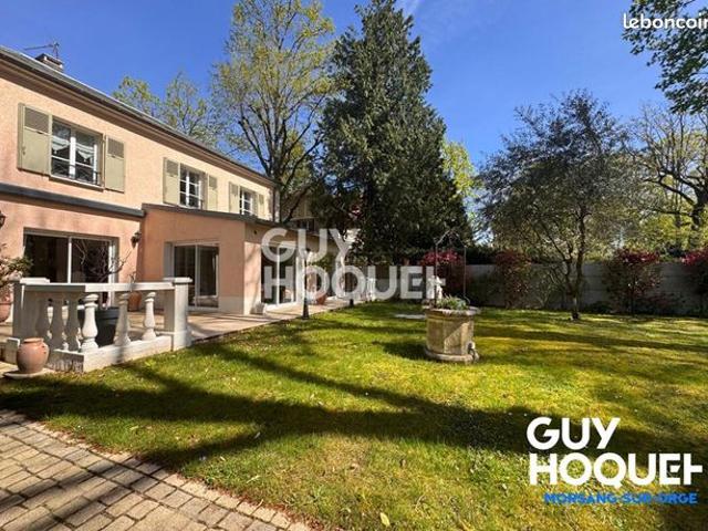 Maison 8 pièces 250 m²