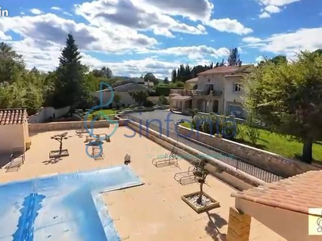 Maison 8 pièces 250 m²