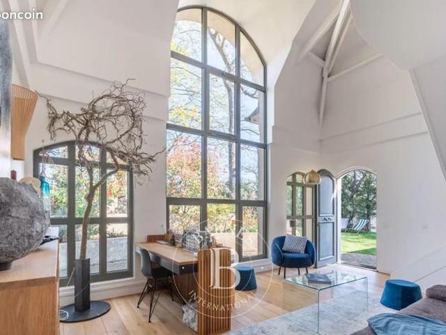 Maison 8 pièces 250 m²