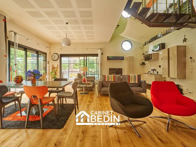 Maison 8 pièces 250 m²
