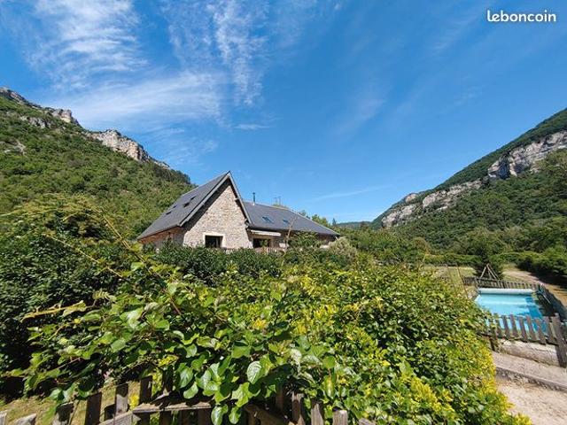 Maison 8 pièces 250 m²