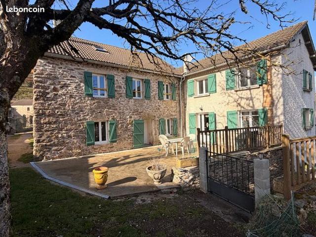 Maison 8 pièces 250 m²