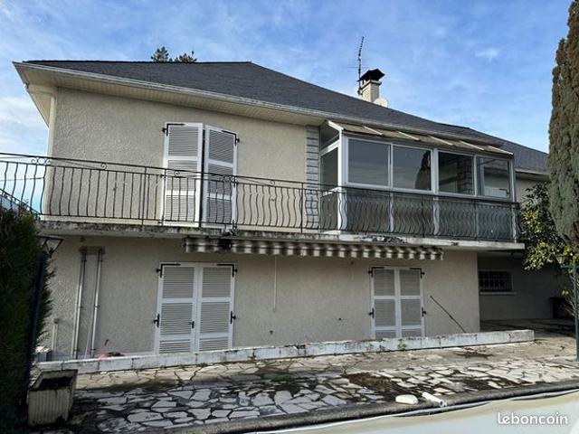 Maison 8 pièces 250 m²