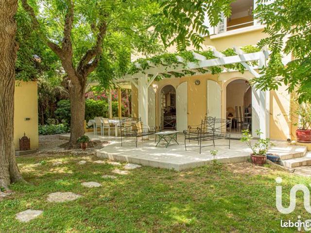 Maison 8 pièces 250 m²