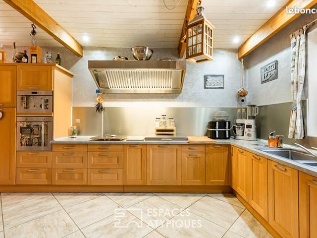 Maison 8 pièces 250 m²