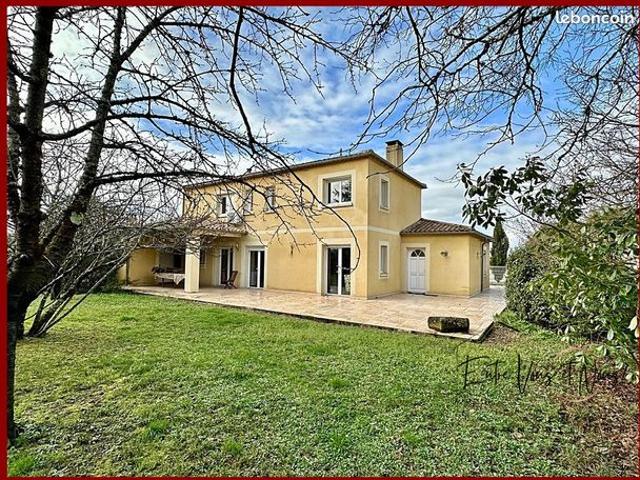 Maison 8 pièces 250 m²