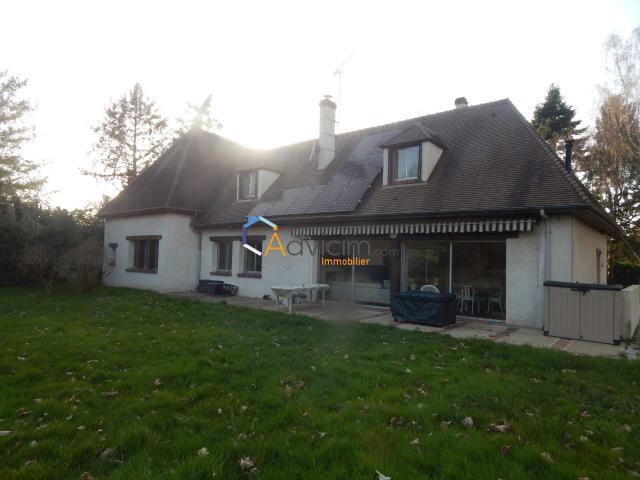 Maison 8 pièces 250 m²
