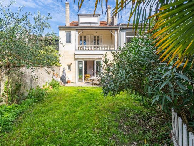 Maison 8 pièces 250 m²