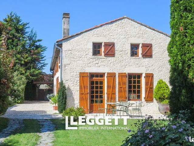 Maison 8 pièces 250 m²
