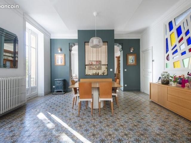 Maison 8 pièces 250 m²