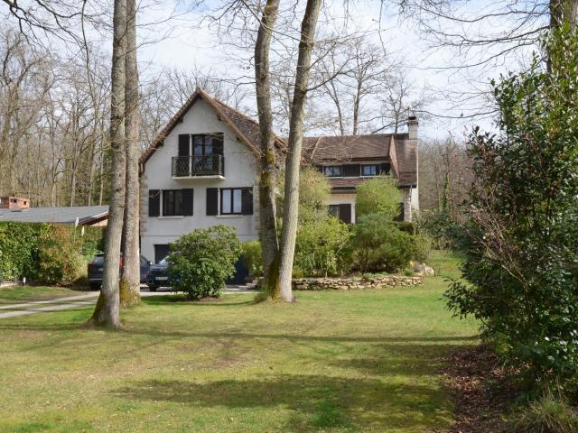 Maison 8 pièces 250 m²