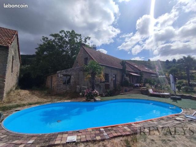 Maison 8 pièces 250 m²