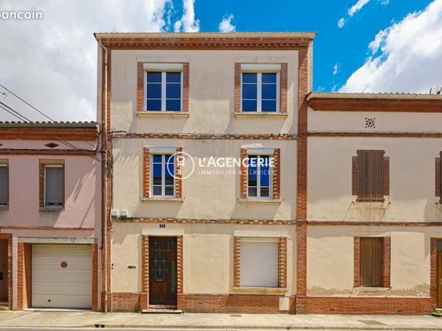 Maison 8 pièces 250 m²