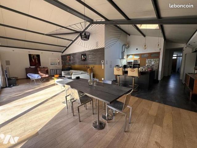 Maison 8 pièces 250 m²