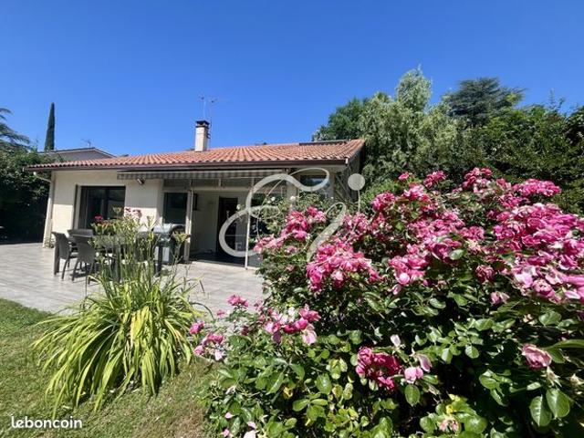 Maison 8 pièces 250 m²