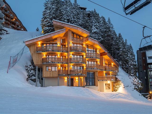 Maison 8 pièces 250 m²