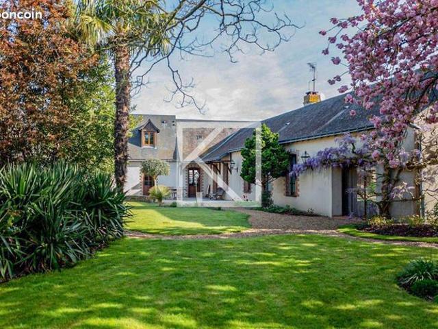 Maison 8 pièces 250 m²