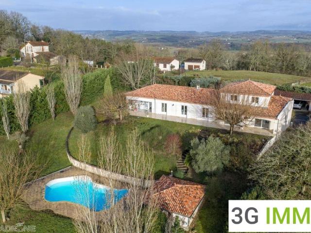 Maison 8 pièces 250 m²