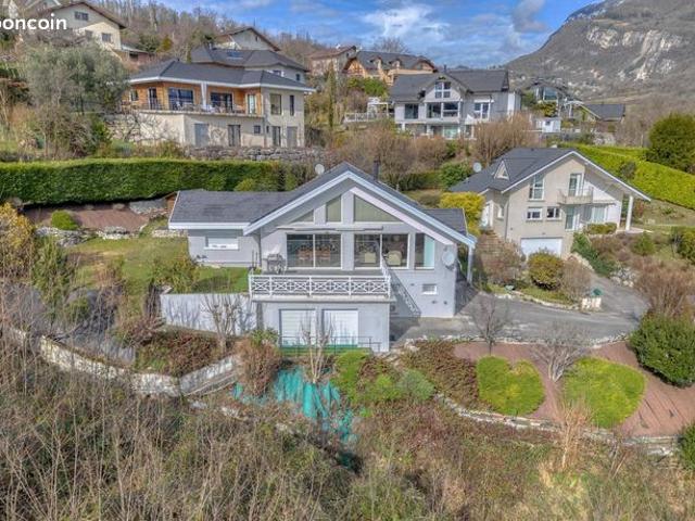 Maison 8 pièces 250 m²