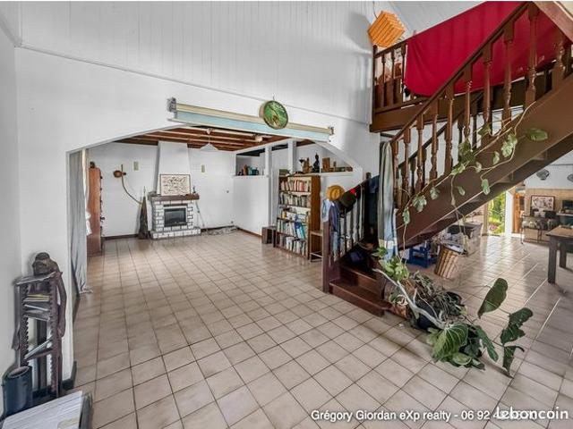 Maison 8 pièces 250 m²
