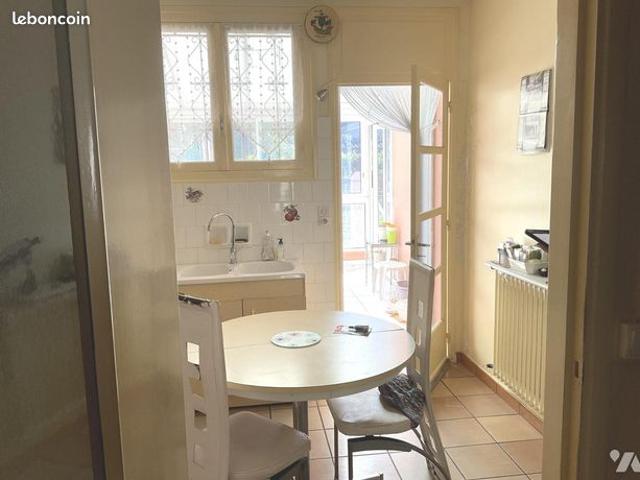 Maison 8 pièces 250 m²